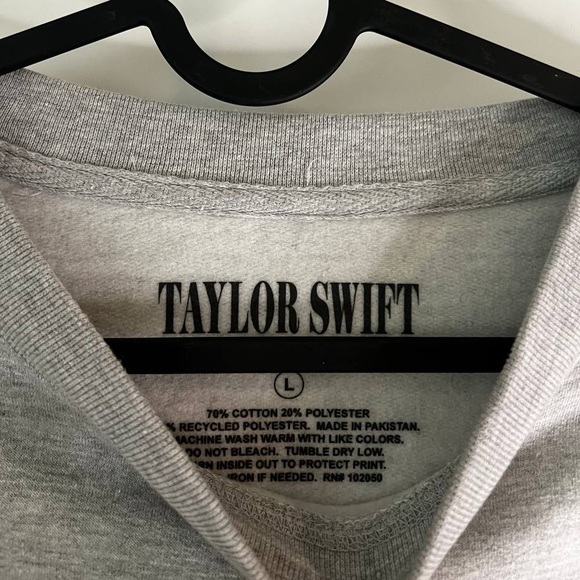 Taylor Swift Eras Tour Crew Neck Grey Sweatshirt - L - Picture 5 of 10